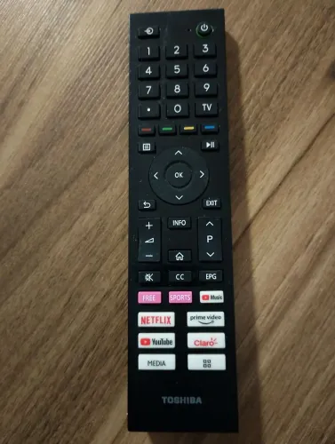 Vendo tv de smart tv Toshiba original por 30 reais para vir retirar ok não faço entrega