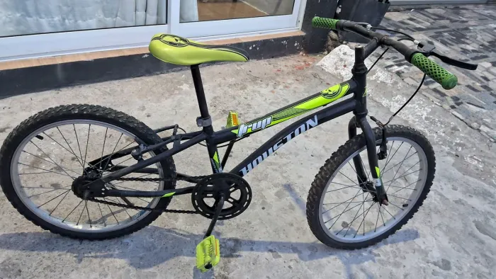 Bicicleta vendo ou troco por uma maior