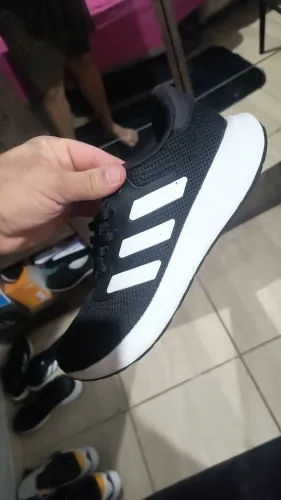 Tênis Adidas