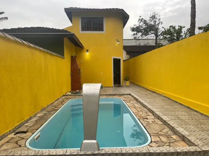 Casa com piscina - Caragua - massaguacu