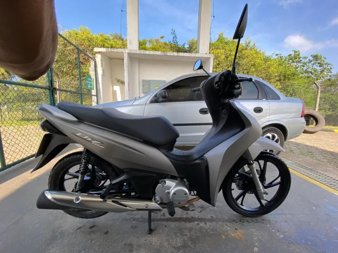 Biz 125 impecável