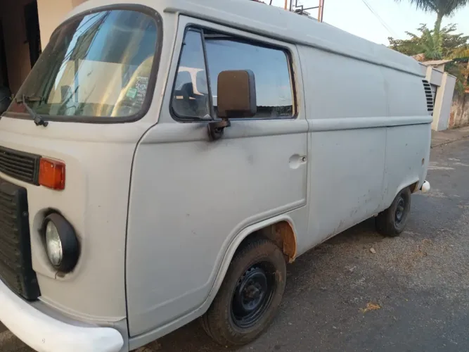 Volkswagen Kombi Furgão 1.4 MI Total Flex 8V 2011