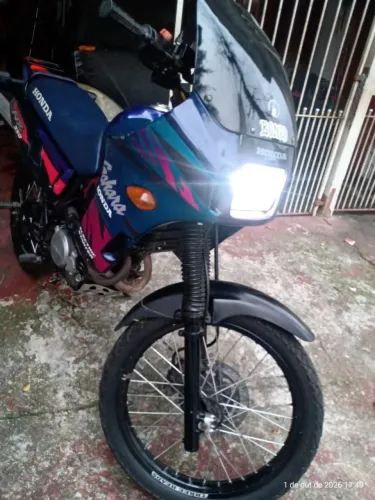 Troco em moto custom ou maior cilindrada