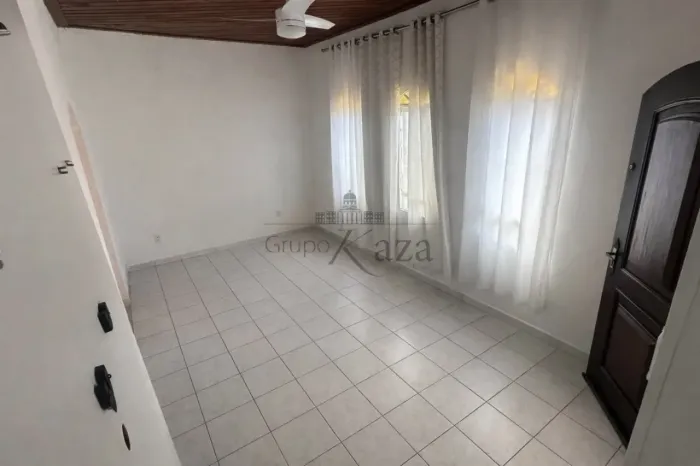 Casa Térrea - Santana - 3 Dormitórios - 110m².