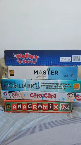 JOGOS DE TABULEIRO Anagramix; Mercado Imobiliário; Master Júnior; Cara a Cara