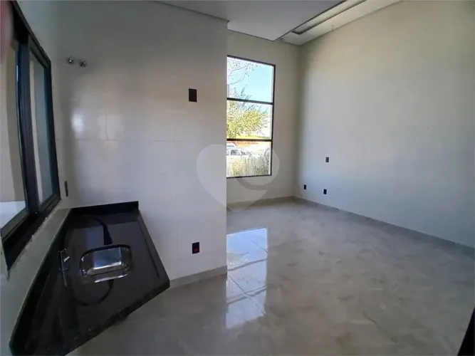 Casa à venda com 3 quartos, sendo 1 suíte, no condomínio Jardim, Sorocaba - SP