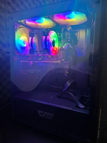 PC computador usado por 6 meses