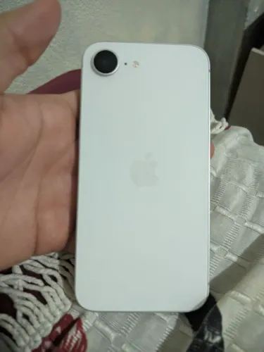 iPhone 16e