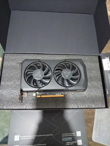 XFX Radeon RX 7600 8GB
