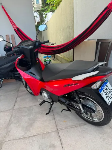 Biz com apenas 2700 km !!! Semi zero 0? impecável