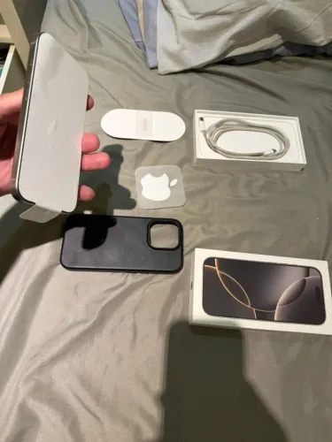 IPHONE 16 PRO NA CAIXA COM NOTA FISCAL MENOS DE 1 ANO DE USO TOP ZERO SEM DETALHES! ORIGIN
