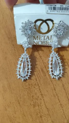 Brincos novos, semi jóias em pedras de zircônias