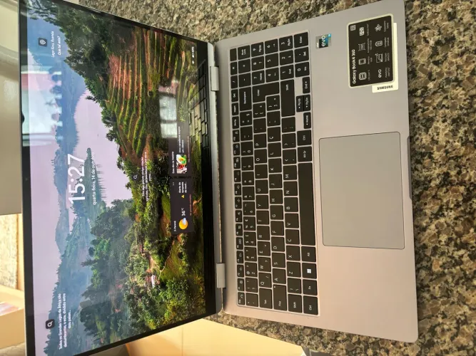 Notbok Samsung BOOK4