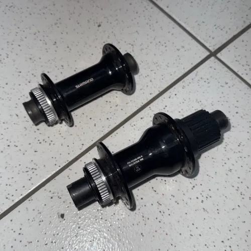 Par de cubo shimano boost 32F