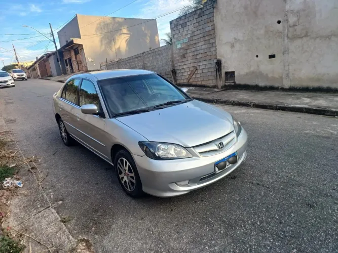 Honda Civic Sedan LX 1.7 16V 115cv Mec. 4P 2005