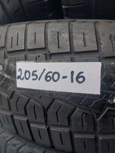 4 Peneus 205/60-16