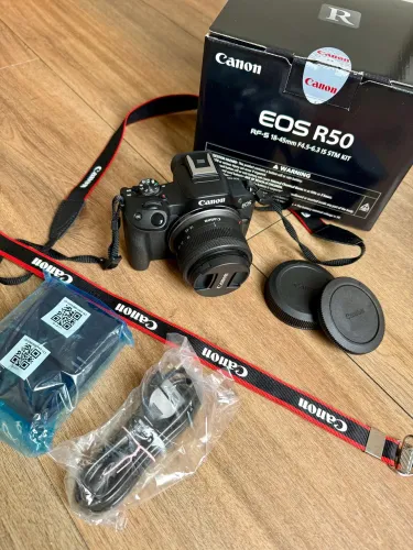 Canon EOS R50 + Lente RF-S 18-45mm - Nova, com 2 anos de garantia