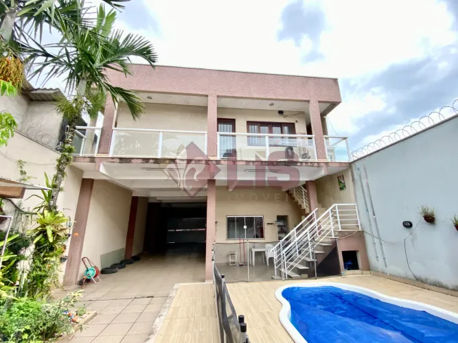 Casa com piscina no pereque mirim