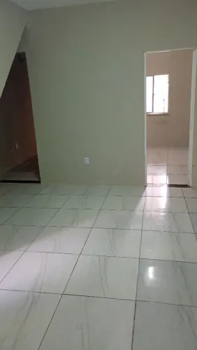 Alugou uma casa de dois quartos e uma kitnet