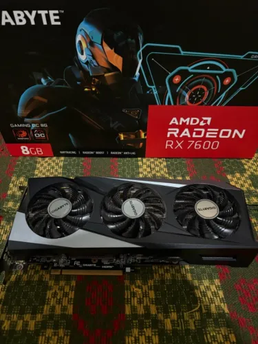 Placa de Vídeo RX 7600 8gb Triple Fan Gigabyte