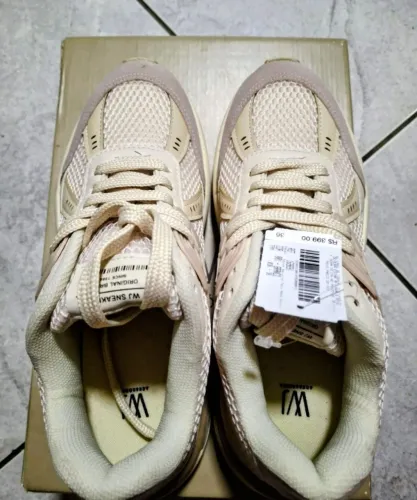 Tenis Recortes Detalhe Borracha branco WJ original novo na caixa .Super Preço