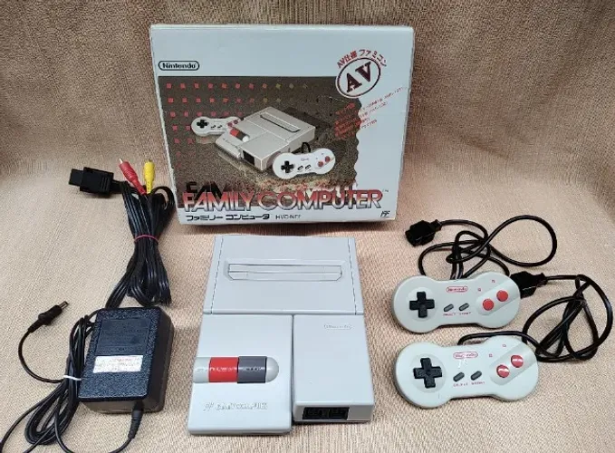 Nes Famicom Av Japonês Com Dois Controles E Caixa