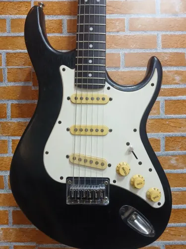 Guitarra cort G50 strato 