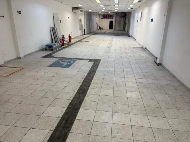 Prédio Comercial para Alugar no Centro de Santos  3 Andares, 5 Vagas, Elevador