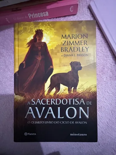 3 livros Brumas de Avalon Capa dura 