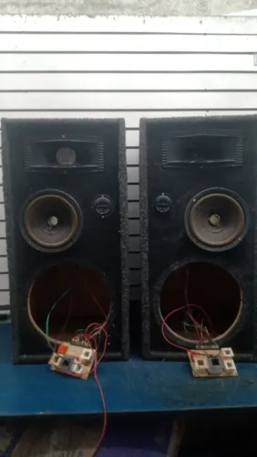 2 caixas de som os alto falante a estão bom