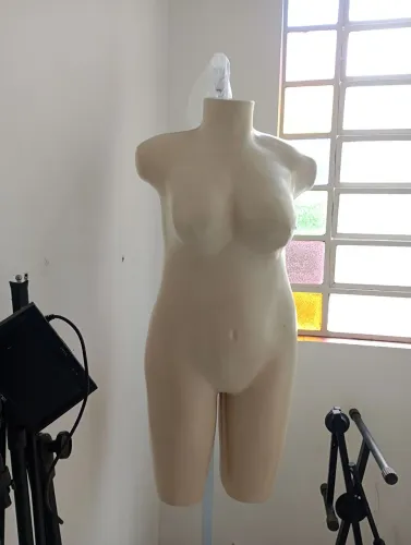 Manequim feminino tamanho 50