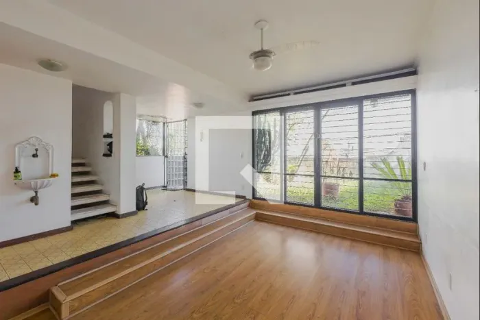 Casa à Venda - Vila Madalena, 3 Quartos, 240 m2