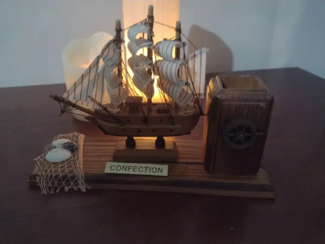 Barquinho manual miniatura porta canetas