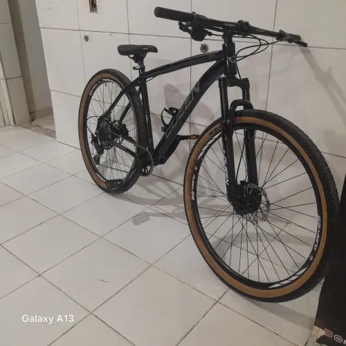 Vendo uma bicicleta muito top cuida