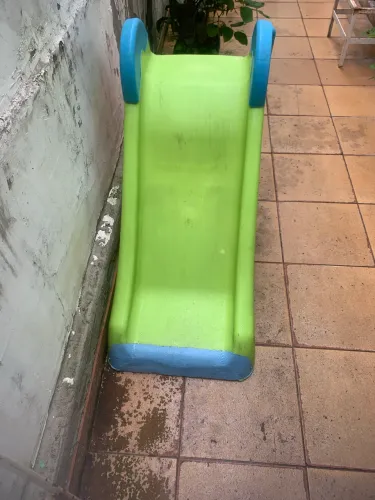 Escorregador infantil