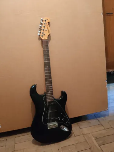 Guitarra Gianinni GG 100 Preta da década de 90