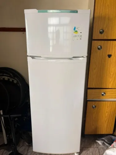 Geladeira Consul 127 v em perfeito estado! Retirada no local