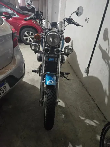 Moto Kawasaki Vulcan 750 para colecionador