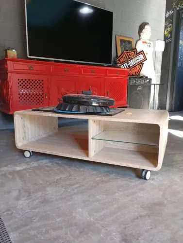 Mesa de centro com rodinhas