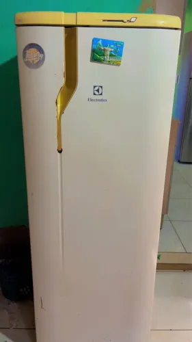 Vendo geladeira Electrolux