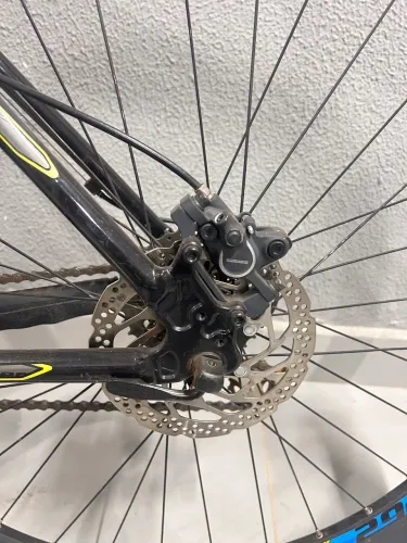 Vende-se bicicleta Caloi aro 29 toda shimano