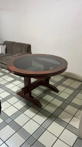MESA REDONDA MADEIRA COM TAMPO DE VIDRO 