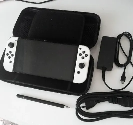 Nintendo Switch OLED 60GB Desbloqueado