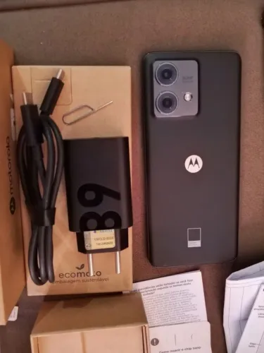 Motorola Edge 40 neo 256GB com nota fiscal, caixa e carregador.