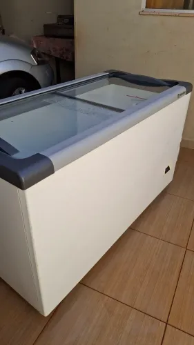 Freezer horizontal Metalfrio portas de vidro
