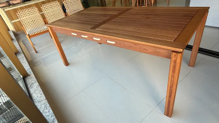 Mesa em madeira Tamanho 1.80X 0.90