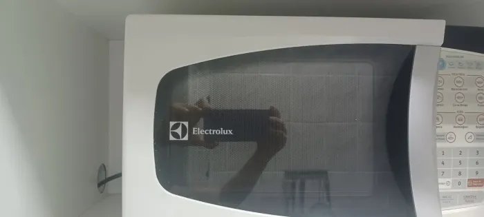 Microondas MEF30 liga mas não aquece