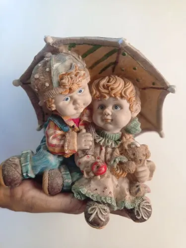 Escultura resina cofre 