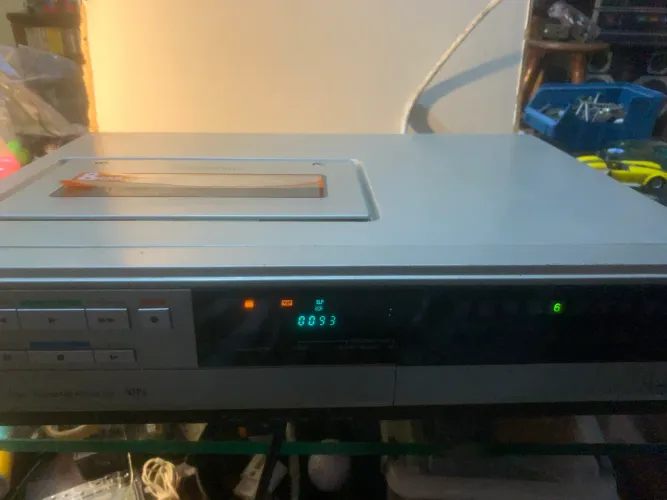 Vídeo Cassete Panasonic antigo, modelo PV-1231RM. C/ defeito