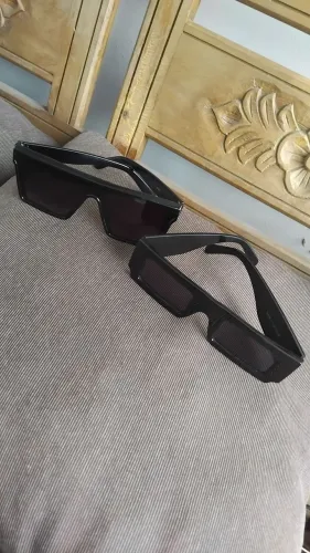 2 Oculos Quadrados Preto Top